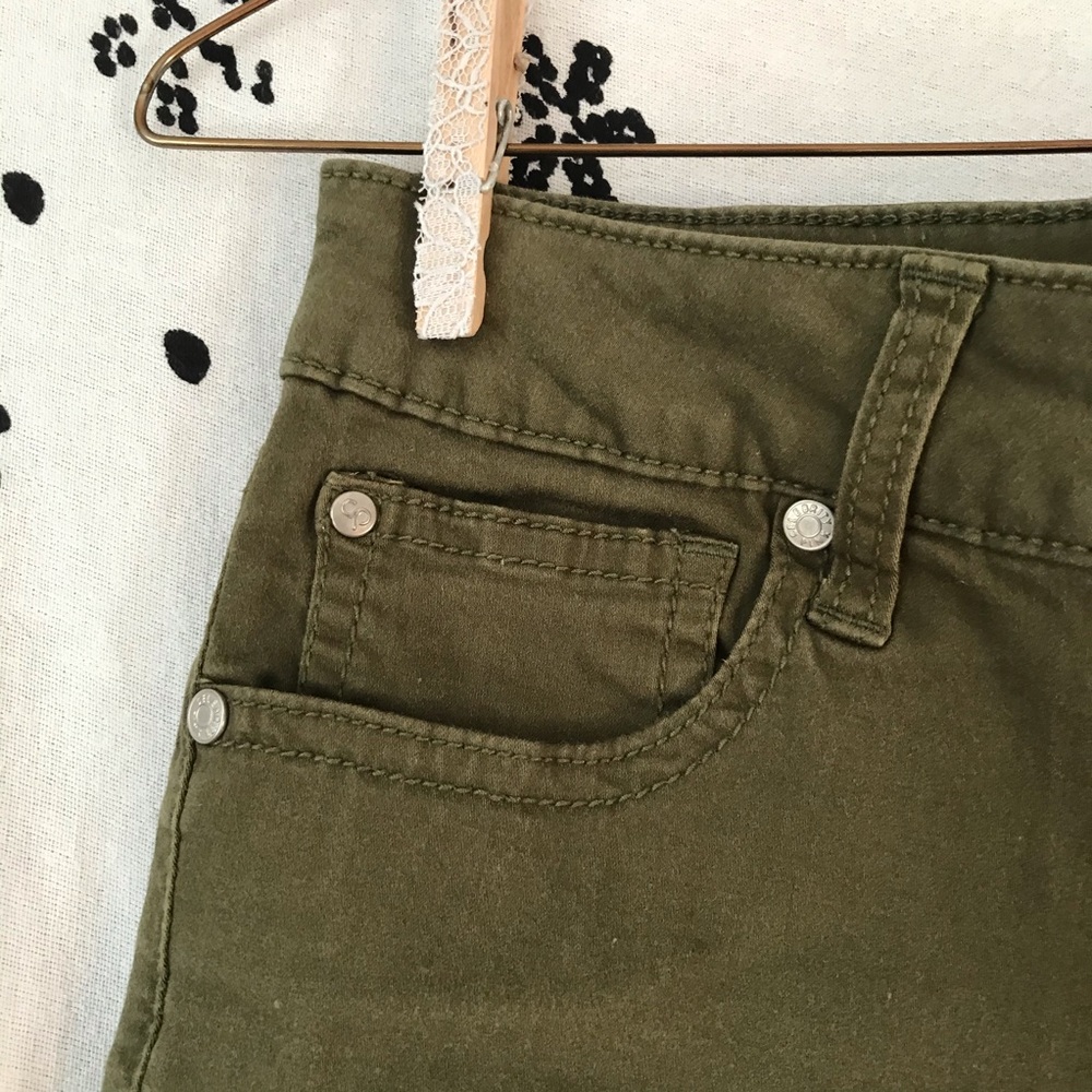 Celebrity Pink army green mid-length shorts - Picture 3 of 8